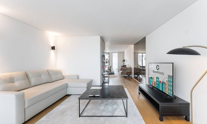 Uniao de Freguesias do Centro Apartment | Discover GuestReady - Mompilher Apartments with Great Amenities