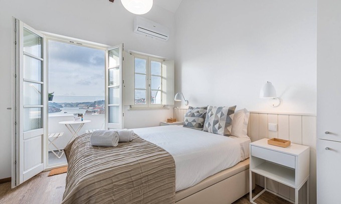 Santa Marinha Apartment | GuestReady - Port Studio 2: Perfect Family Getaway