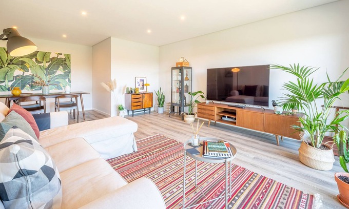 Corroios Apartment | GuestReady - Quiet escape with balcony in Corroios