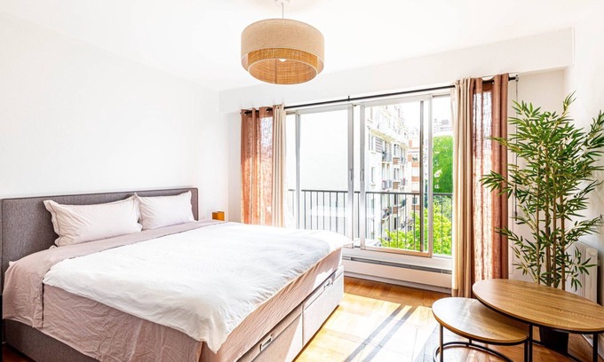 Croulebarbe Apartment | GuestReady - Tranquil Getaway with Balcony & Spa Access
