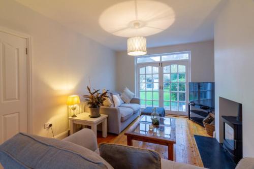 Rathfarnham House | Tranquil Retreat at GuestReady near Castle Golf Club