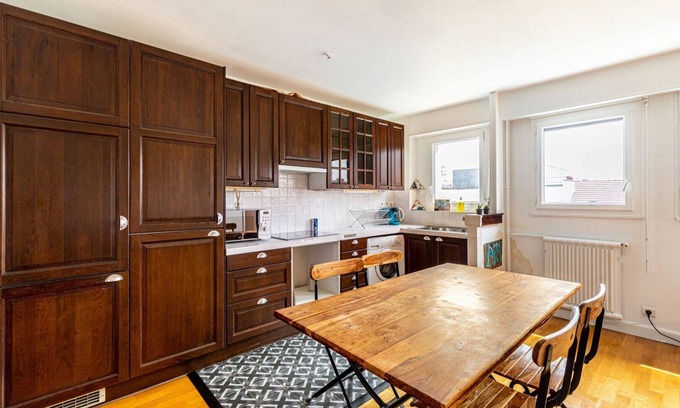 Vincennes Apartment | Tranquil Escape at GuestReady Near Vincennes Woods