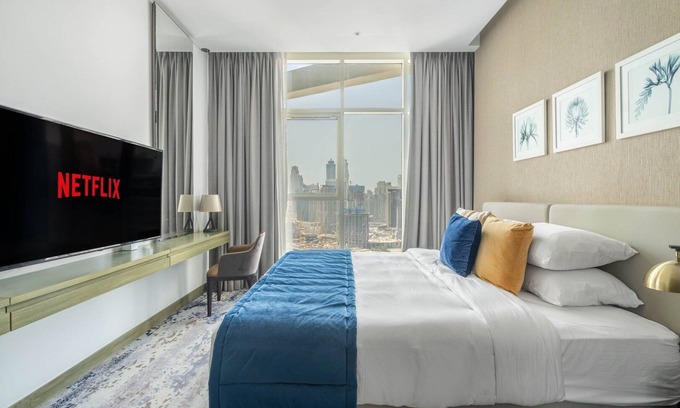 Business Bay Apartment | Relaxing Stay at GuestReady with Dubai Canal Views