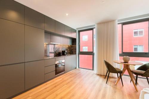 Mafamude Apartment | GuestReady - Stylish Studio with Family-Friendly Amenities