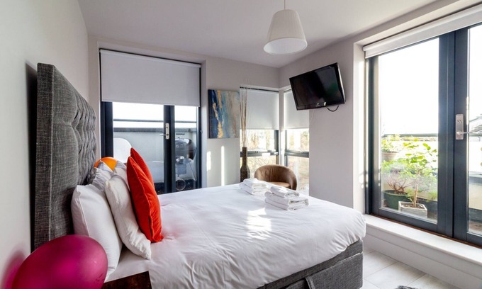 Sutton Cross Apartment | Serene Retreat at GuestReady - Family-Friendly and Cozy