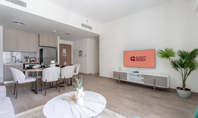 Dubai Apartment | GuestReady - Stylish Stay with Dubai