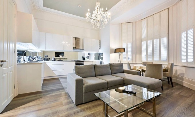 Redcliffe Apartment | Discover GuestReady: A Tranquil Retreat in Earl's Court
