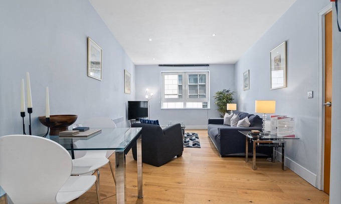 Tower Hill Apartment | Convenient Stay - GuestReady Near Tower of London