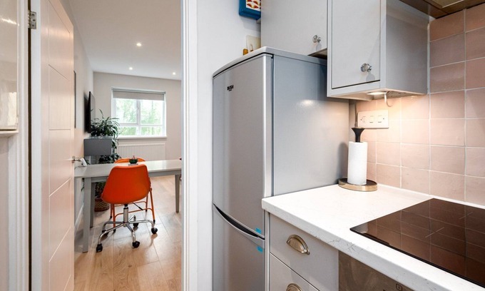 Lambeth Apartment | GuestReady - Trendy Studio in Brixton with Spa & Breakfast