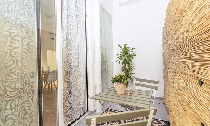 La Malva-rosa House | Discover GuestReady - Valencia's Vibrant Malvarrosa Retreat