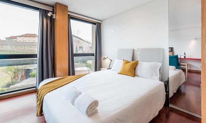 Matosinhos Apartment | Discover Zarco Studio: Top-Rated with Pool & Breakfast