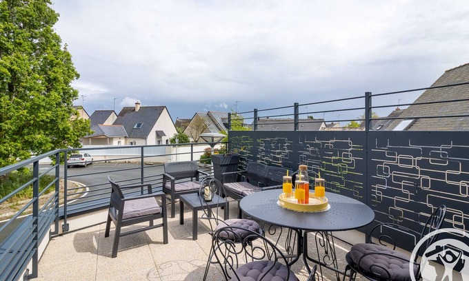 Ecouflant Bed & Breakfast | Cozy Guestroom Écouflant: Family-Friendly Studio Stay