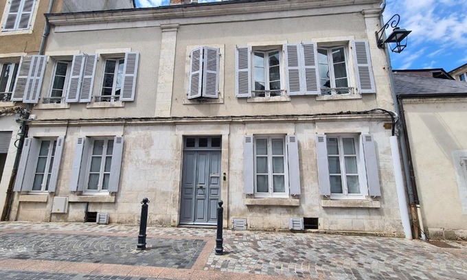 Chateauroux House | Guest Rated: Perfect Getaway in Châteauroux for 2