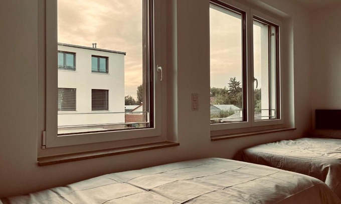 Mittelfeld House | Family-Friendly Guestroom Hannover Messe with Kitchen Amenities