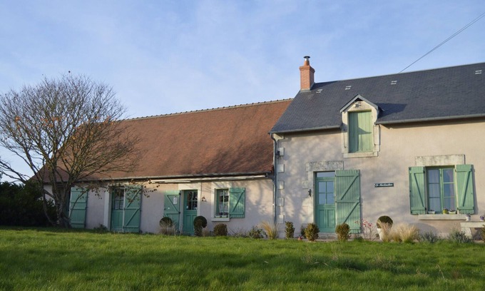 Saulnay Bed & Breakfast | Cozy Guestroom Saulnay: Studio Flat for Two with Breakfast