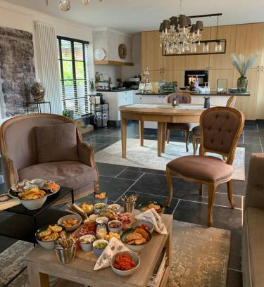 Historical Center Bruges Apartment | Experience Guestsuite Sir Joachim Bruges – Rated 9.6/10