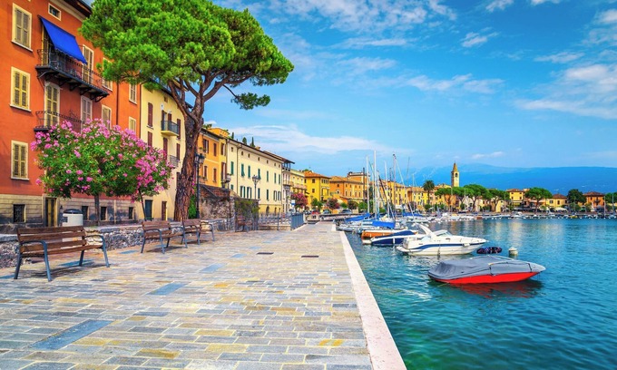 Toscolano Maderno Apartment | Stay at Sergio Il Gufo - Orange in Historic Center