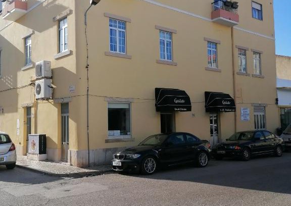 Sao Bartolomeu de Messines House | Welcoming Guia Guest House: Family-Friendly and Highly Rated