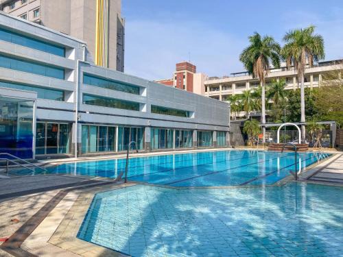 Cianjin District Hotel | Discover Guide Hotel Kaohsiung Liuhe with Ocean View Pool