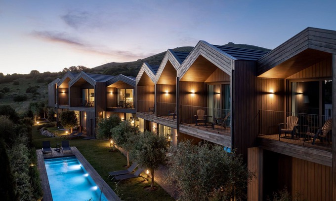 Malveira da Serra Villa | Discover Guincho Floating Book Villa with Private Pool & Spa