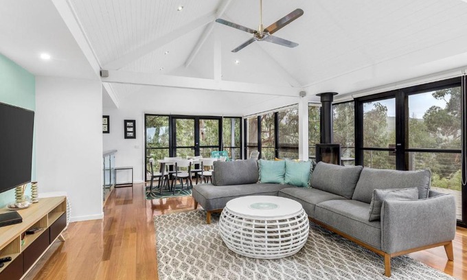 Kennett River House | Gulah Hotel: Family-Friendly Getaway with High Ratings