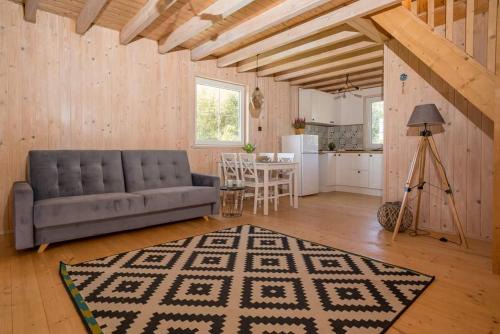Morag House | Inviting Gulbity House: Pet-Friendly with Pool & Family Fun