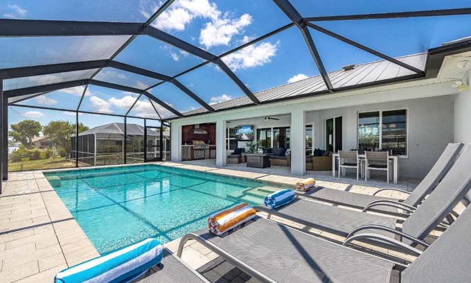 Caloosahatchee House | Experience Villa Sun Kissed: Heated Pool & Gulf Access
