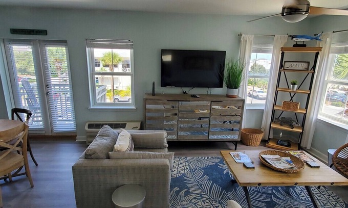 Gulf Place Condo | Spectacular Gulf Blue View with Spa & Oceanfront Pool