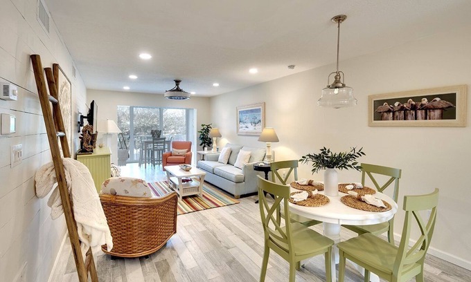 Holmes Beach Condo | Gulf Breeze in Holmes Beach