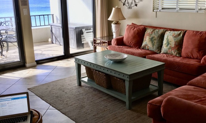 Destin Condo | Beachfront 2BR/2BA End Unit with Pool and Ocean Views