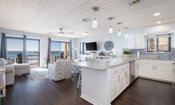 Crystal Beach Condo | Exceptional Gulf-Front Retreat with Private Beach Access