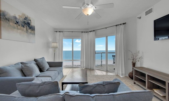 Pensacola Beach Condo | Beachfront Retreat @ Emerald Isle - Steps to the Ocean!