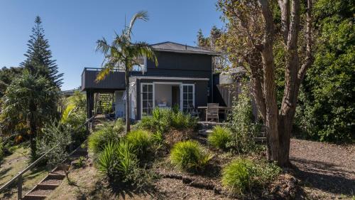 Palm Beach House | Serene Gulf Island Views with Family-Friendly Amenities