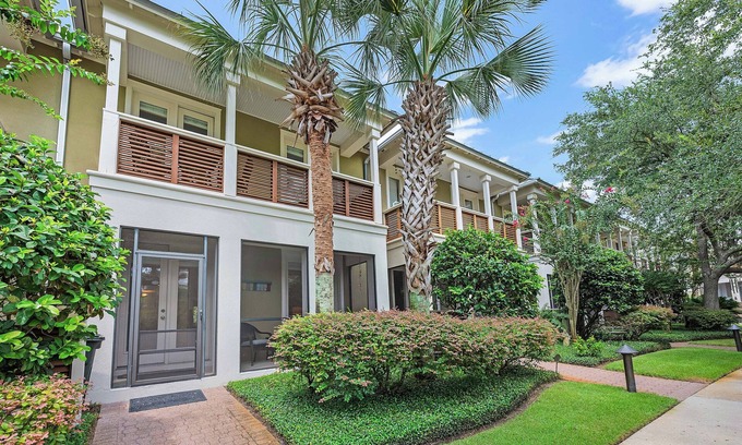 Gulf Place House | Gulf Place: Heated Pools & Steps to Dining and Shopping