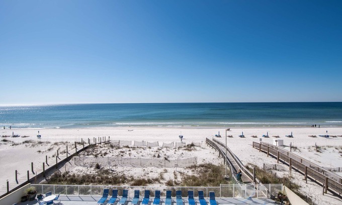 Gulf Shores Hotel | Experience Gulf Tower 8b: Oceanfront Condo with Pool