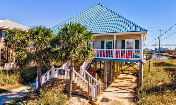 Silver Cay House | Gulf-View Home: Oceanfront Bliss with Free Internet