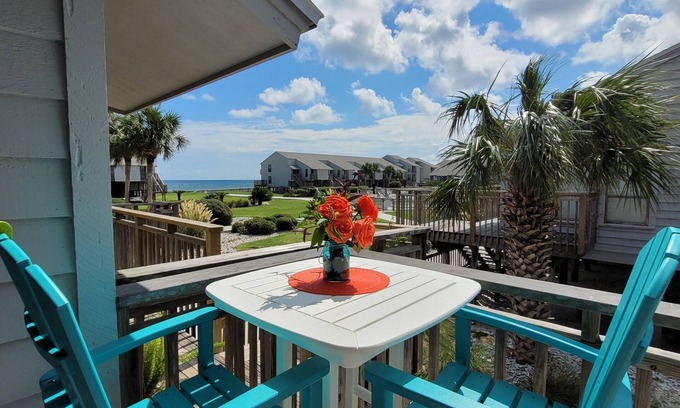 East End House | Beachfront Getaway: Gulf Views & Pool Just Steps to Shore!