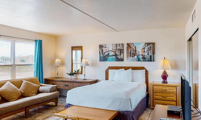 South Padre Island Hotel | Gulfview I #201: Top-Rated Stay with Pool & Hot Tub