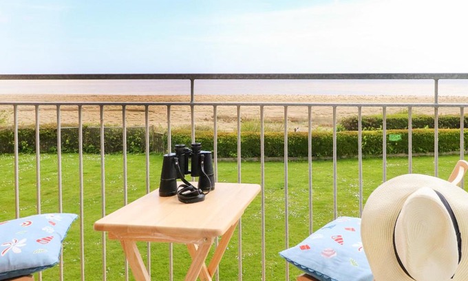 Kessingland House | Cozy Gull Cottage: 4-Star Stay with Pet-Friendly Amenities