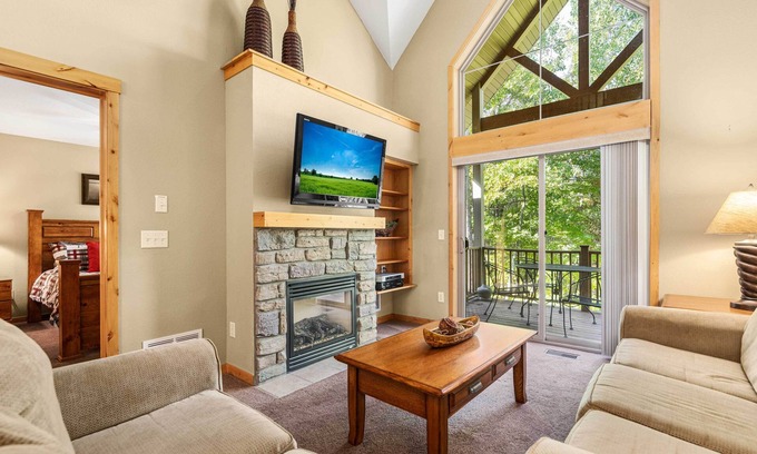 Lake Shore House | Gull Lake Getaway - Guest Rated 9.8 with Pool & Spa!