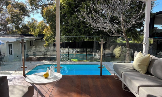 Cottesloe House | Gum Tree Manor: Family-Friendly Retreat with Pool & Breakfast