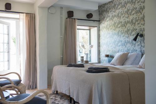 Stanga Hotel | Oceanfront Gumbalde Resort: Pet-Friendly with Pool Access