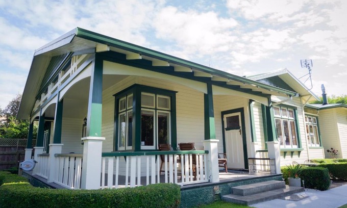 Whanganui Bed & Breakfast | Gumnut House: Guest Rated 9.7 with Delicious Breakfast