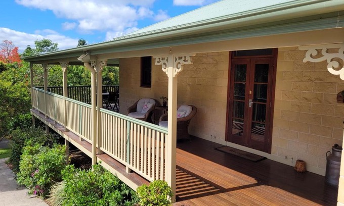 Flaxton Apartment | Discover Gumtree House Montville - 4-Star Guest Rated Retreat