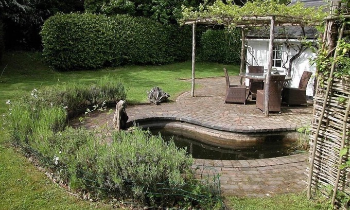 Upper Dicker Cottage | Guest Rated 10/10 at Gun Hill Cottage with Ocean Views