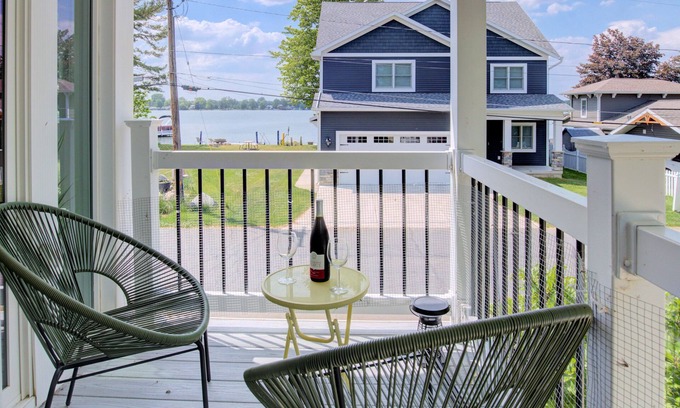 Shelbyville House | Gun Lake Waterfront Retreat: Kayaks & Game Room Awaits!