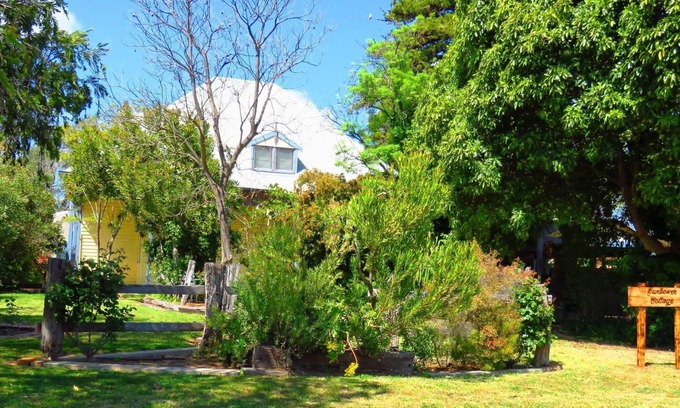 Cohuna Cottage | Discover Gunbower Cottage - Your Private Getaway Awaits