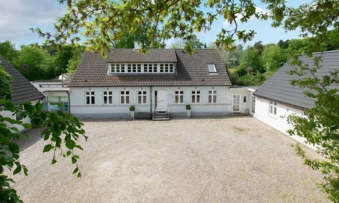 Spodsbjerg House | Relax at Gunhilda: Oceanfront Escape with Pool & Spa
