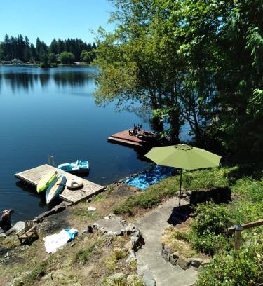 McKenna House | Guppies Lakehouse: Perfect for Families Near Rainier