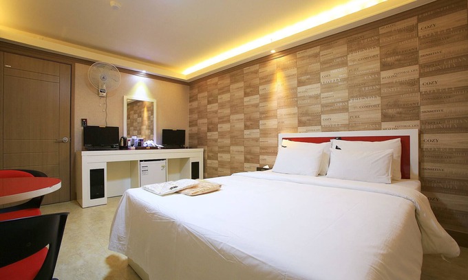 Guri Hotel | Budget-Friendly Guri K: Eco-Friendly Stay with Breakfast